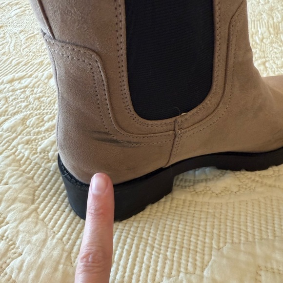 Old Navy Faux Suede Brown Ankle Boots Black Accents Women's 9 - Picture 4 of 7